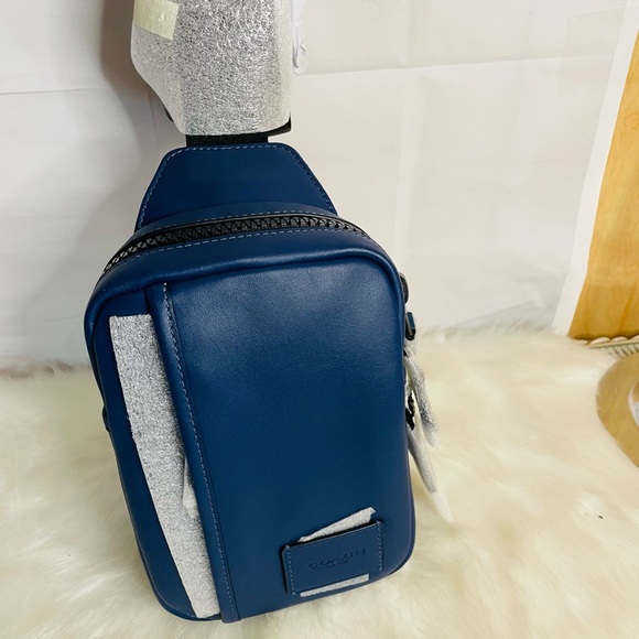 New with tag Coaxh Edge L Pack Blue Sling bag backpack - Picture 5 of 11